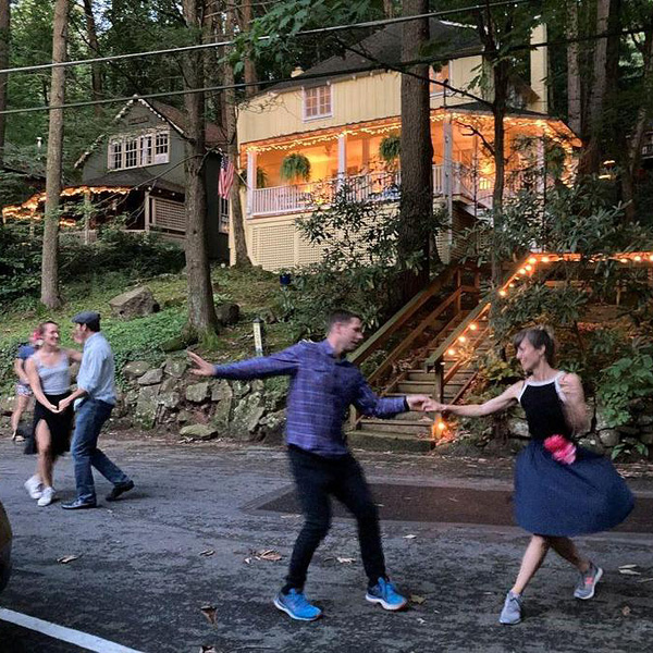Swing dancers